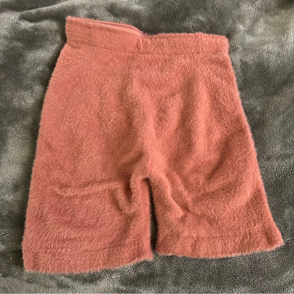 Gymshark X Whitney Simmons fuzzy knit Shorts RoseGold Size Medium - Picture 4 of 6